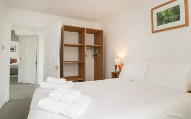 Harcombe House Bungalow 11