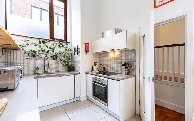Modern & Airy 2-bed Gem in Trendy Stoke Newington