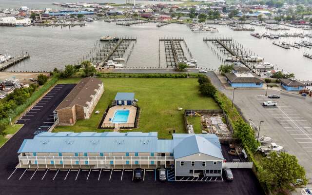 Rodeway Inn at Somers Cove Marina