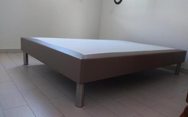 T2 Vue sur la Basilique de Notre Dame de la Garde