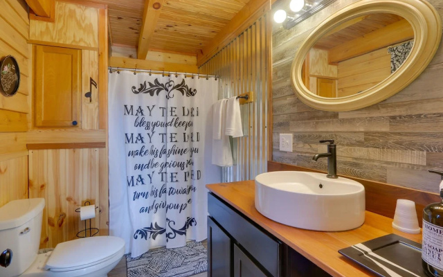 Peaceful Berkeley Springs Home: Escape to Nature!