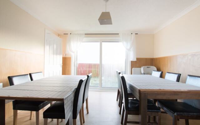 Alluring Holiday Home in Livingston near Town Center