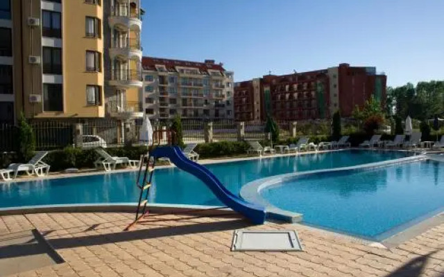 Sunny House Aparthotel