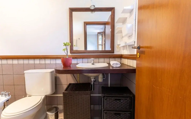 Casa ampla com piscina e churrasqueira