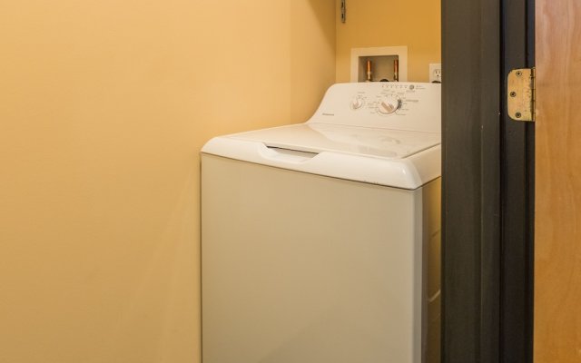 Downtown Jacksonville Apts by Frontdesk