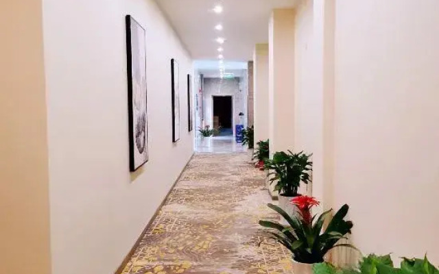 Longqiao Hotel (Yichang Yiting Three Gorges Airport)