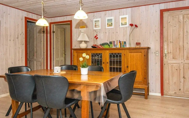8 Person Holiday Home in Oksbol