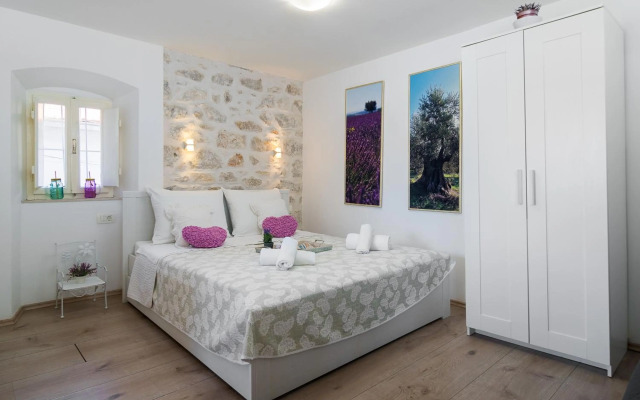 Guest House Babina - Apartments King & Queen