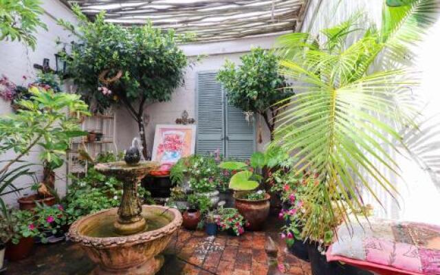 Three Oaks Bed  Breakfast