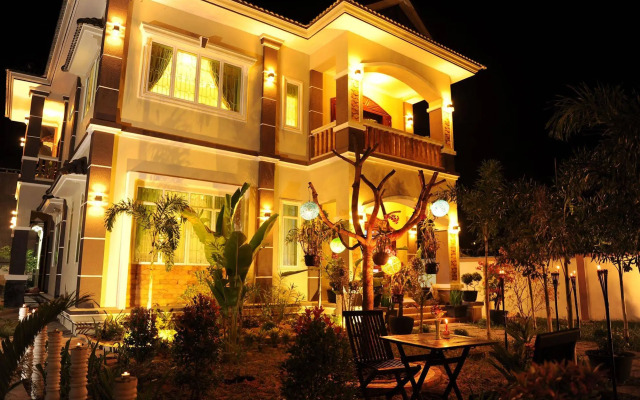 Relax Inn Boutique