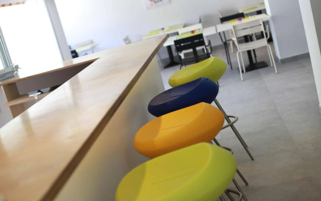 Sea Cleo Napa Hotel & Annex