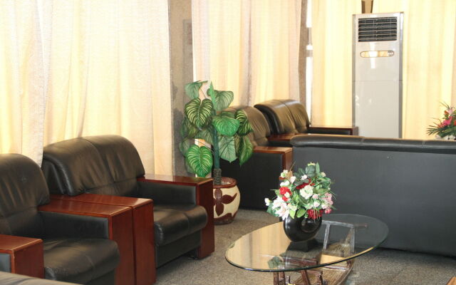 Safina Hotel & Apartments