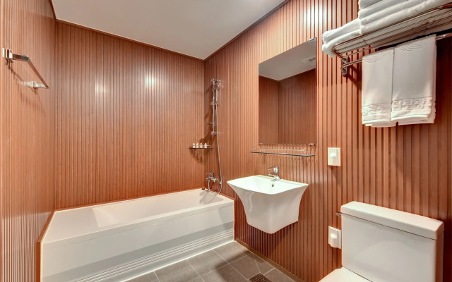 Sea & Moon Tourist Hotel
