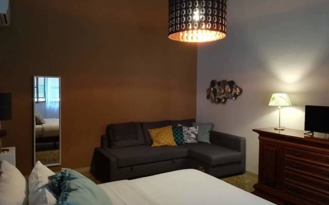 al 28 B&B