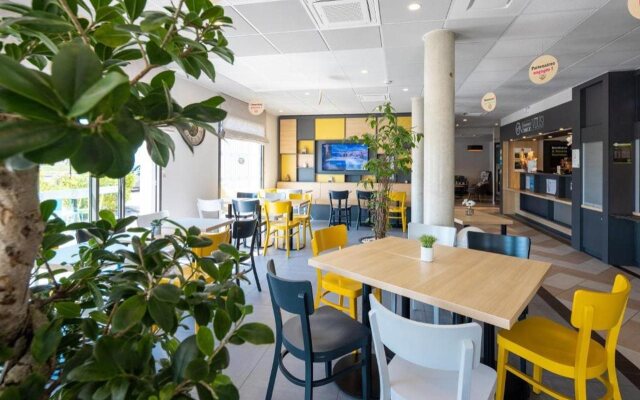 B&B HOTEL Troyes Magasins d'usine