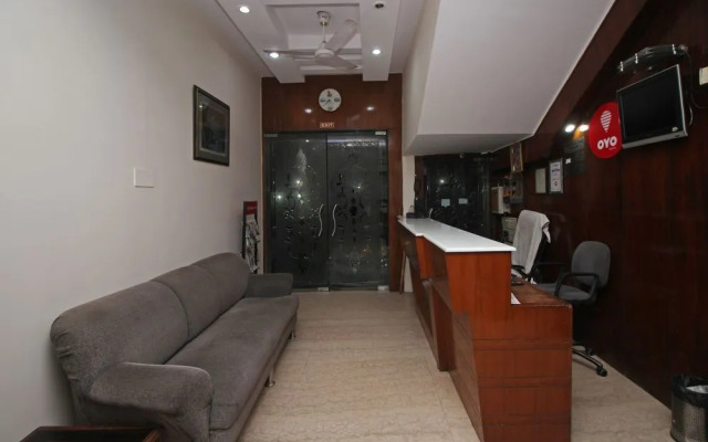 OYO 8336 Hotel De Gold