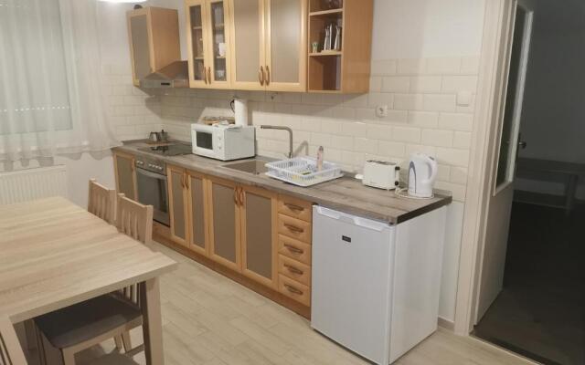 Zoli Apartmanok-Balcony Kölcsey 32