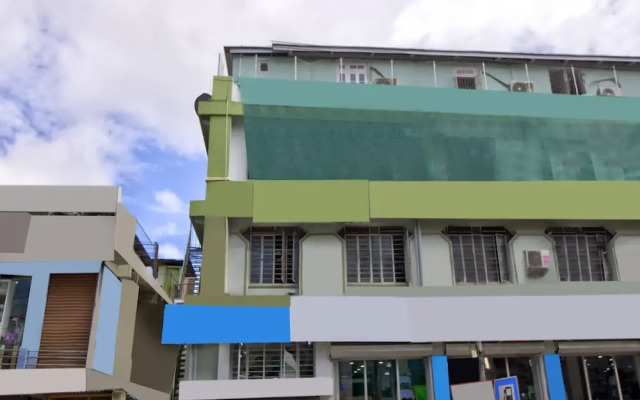 OYO 19563 Infinity Inn