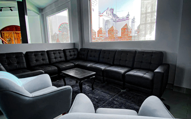 Mia Posada Copacabana