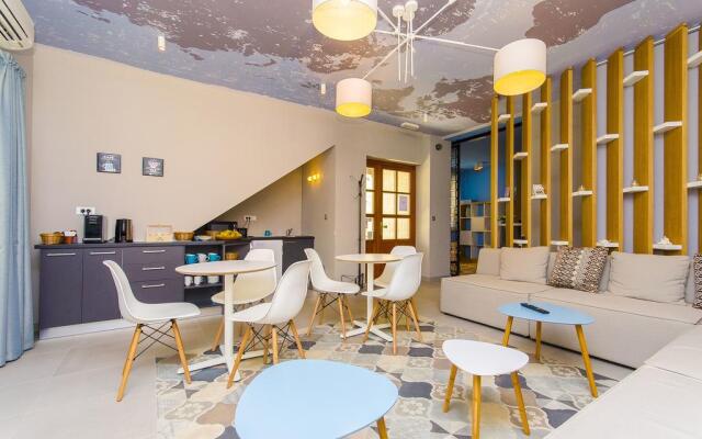 Hostel Dvor