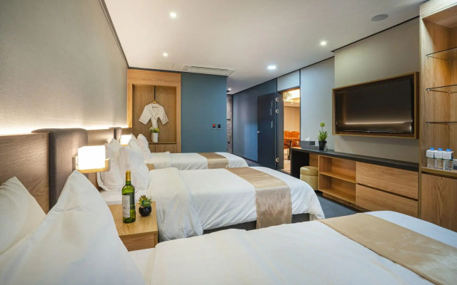 Embledon Hotel