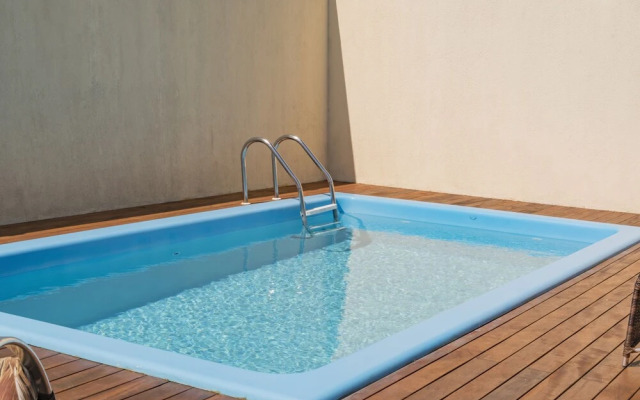 896 - Cobertura com piscina e vista mar