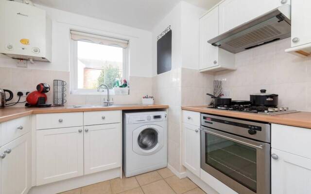 Cosy 2BR Home Near Milton Keynes Centre