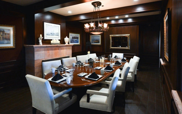 Hilton Palm Beach PBI