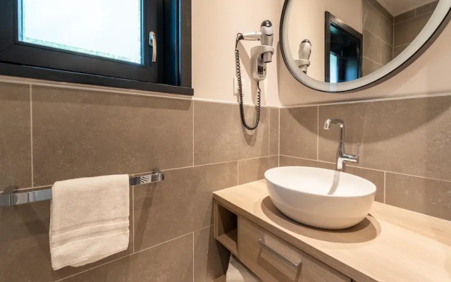 Duplex in Tournai With Lake Views