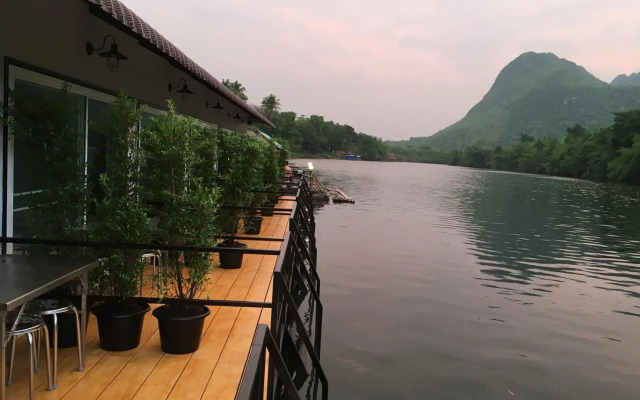 River Hill Side Resort