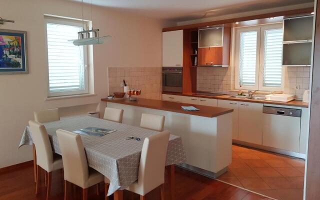 Apartments Laus