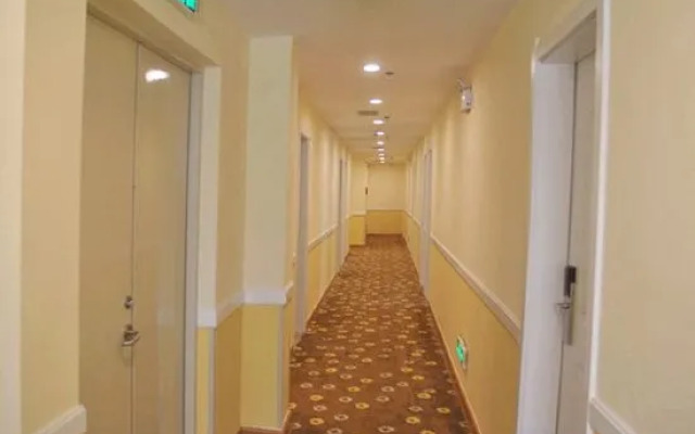 Home Inn (Luoding Dagang East Road)