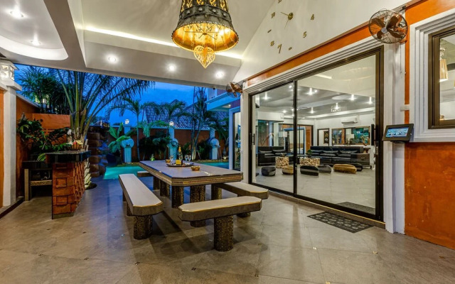 GOLDLAND Luxury Pool Villa Pattaya Walking Street 8 Bedrooms