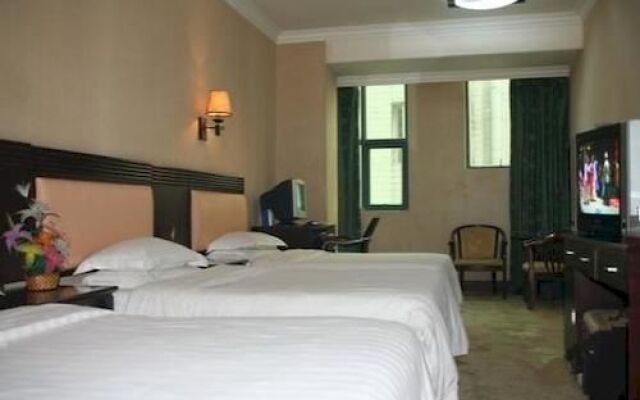 Xianglong Boutique Hotel (Guangzhou North Railway Station Huacheng Road Subway Station)