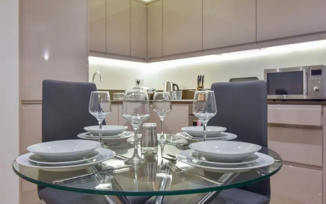 Silbury MK City Apartment With Parking