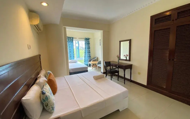 Lux Suites La Vida Sunrise Apartments
