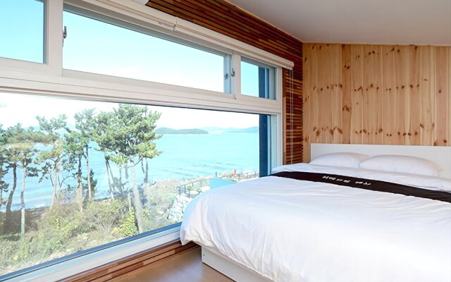 Yeosu Pierre Mont Pension