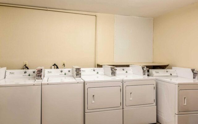 Colby Inn and Suites