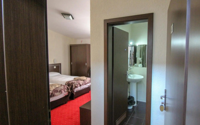 Hotel Razvan