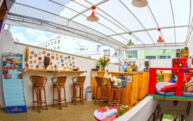 Mama Brasil Hostel