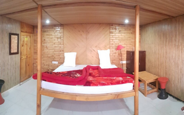 Elwood Resort Pangot