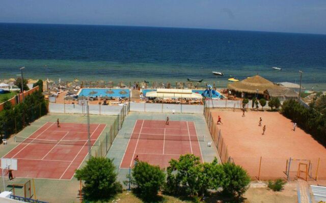 Palmyra Holiday Resort & Spa