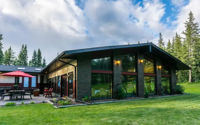 Rustlers Lodge