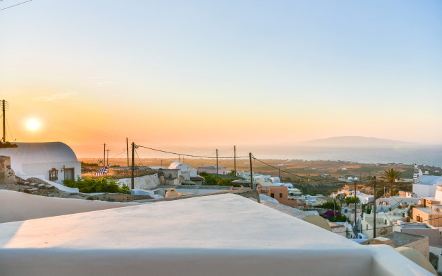 Elysian Santorini