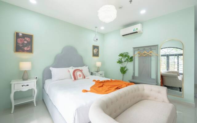 AMILA NGUYEN HUE HOTEL by SAZI