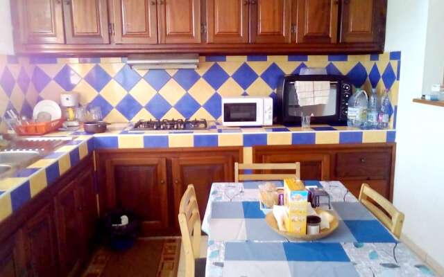 House With 3 Bedrooms in La Chaloupe St Leu, With Enclosed Garden and