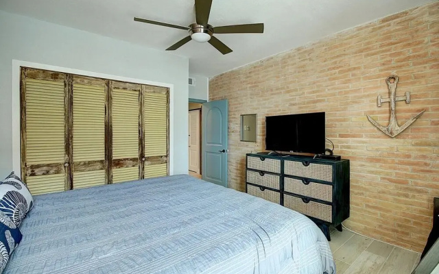 Channelview 117 1 Bedroom Condo by Redawning