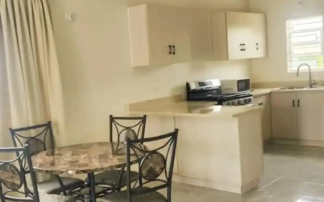 Remarkable 2-bed House in Discovery Bay