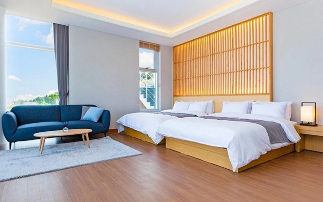 Yeosu Marine Terrace Poolvilla