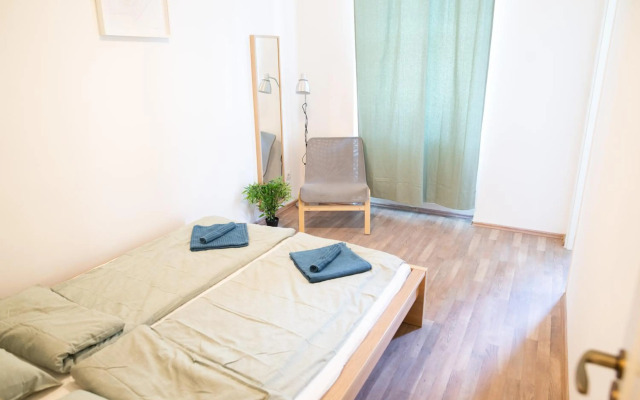 N28 Condo Apartment Next To Andrassy.